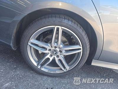 2019 Mercedes-Benz E 300 4MATIC Sedan - zdjęcie 21 z 29 - miniatura