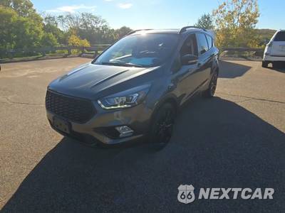 2019 Ford Escape Titanium - zdjęcie 1 z 28 - miniatura