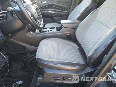 2019 Ford Escape Titanium - zdjęcie 3 z 28 - miniatura