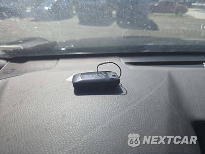 2025 Toyota Camry SE - zdjęcie 5 z 24 - miniatura
