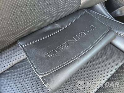 2021 GMC Yukon Denali 5SA - zdjęcie 24 z 27 - miniatura