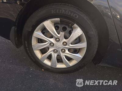 2012 Hyundai Elantra GLS Sedan - zdjęcie 24 z 27 - miniatura