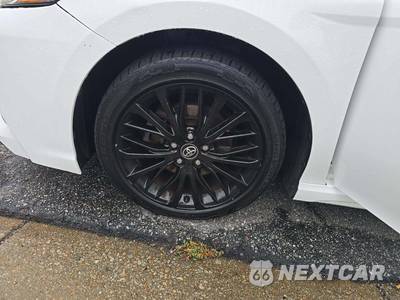 2020 Toyota Camry SE Nightshade - zdjęcie 18 z 27 - miniatura