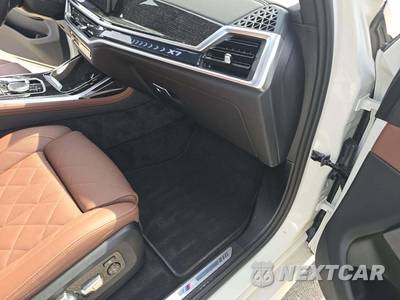 2027 BMW X7 xDrive40i - zdjęcie 17 z 26 - miniatura