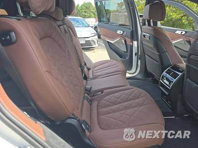 2027 BMW X7 xDrive40i - zdjęcie 14 z 26 - miniatura