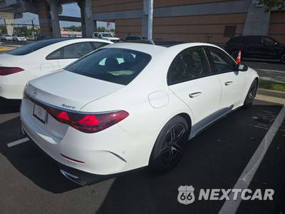 2026 Mercedes-Benz E 350 4MATIC Sedan - zdjęcie 3 z 21 - miniatura