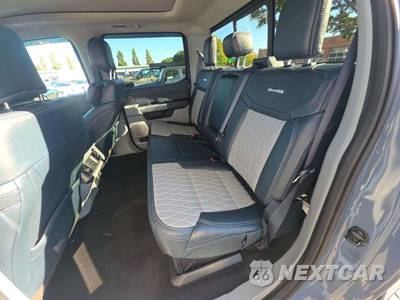 2023 Ford Super Duty F-350 Limited Crew Cab Medium Bed - zdjęcie 13 z 23 - miniatura