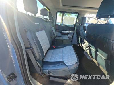 2023 Ford Super Duty F-350 Limited Crew Cab Medium Bed - zdjęcie 16 z 23 - miniatura