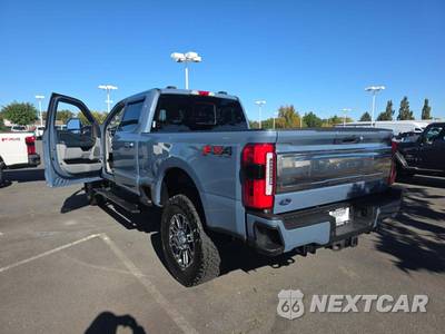 2023 Ford Super Duty F-350 Limited Crew Cab Medium Bed - zdjęcie 2 z 23 - miniatura