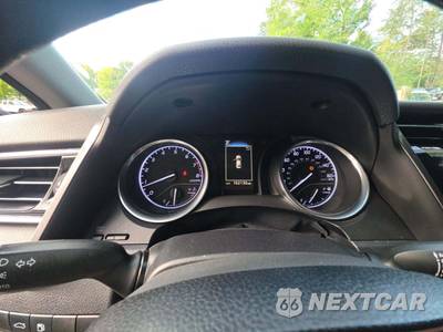 2018 Toyota Camry LE - zdjęcie 9 z 30 - miniatura