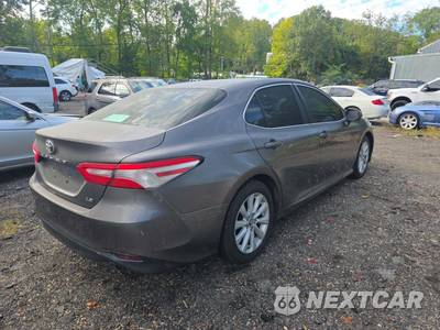 2018 Toyota Camry LE - zdjęcie 3 z 30 - miniatura