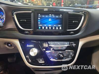 2018 Chrysler Pacifica Touring Plus 121.6" WB - zdjęcie 10 z 25 - miniatura