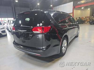 2018 Chrysler Pacifica Touring Plus 121.6" WB - zdjęcie 3 z 25 - miniatura
