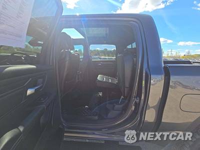 2019 Ram 1500 Sport Crew Cab Short Bed - zdjęcie 10 z 19 - miniatura