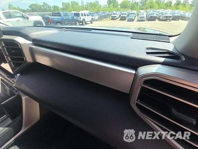 2024 Toyota Sequoia Platinum - zdjęcie 17 z 21 - miniatura