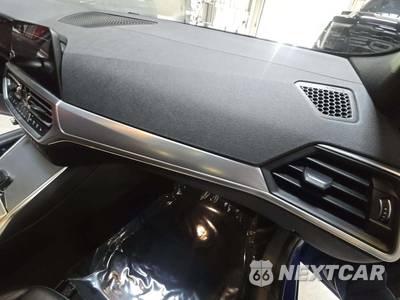 2021 BMW 3 Series Sedan 330i xDrive M SPORT LINE - zdjęcie 19 z 22 - miniatura