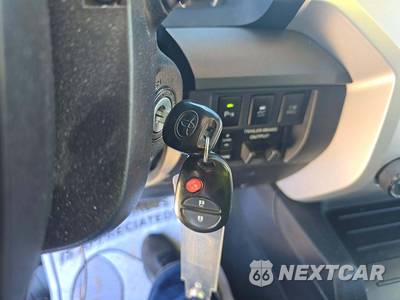 2017 Toyota Tundra SR5 Plus Extended Cab Medium Bed - zdjęcie 5 z 20 - miniatura
