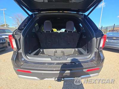 2026 Ford Explorer Platinum - zdjęcie 15 z 22 - miniatura