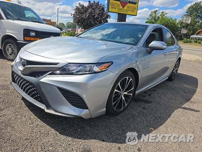 2018 Toyota Camry SE - zdjęcie 1 z 24 - miniatura