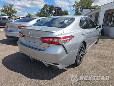 2018 Toyota Camry SE - zdjęcie 3 z 24 - miniatura