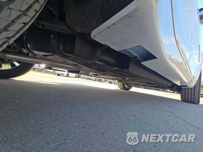 2023 Jeep Grand Cherokee Overland - zdjęcie 14 z 18 - miniatura