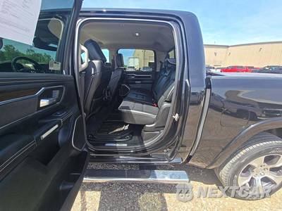 2022 Ram 1500 Laramie Crew Cab Short Bed - zdjęcie 10 z 18 - miniatura