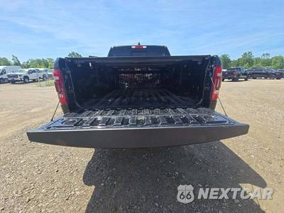 2022 Ram 1500 Laramie Crew Cab Short Bed - zdjęcie 11 z 18 - miniatura