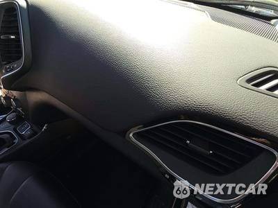 2023 Jeep Cherokee Altitude - zdjęcie 16 z 19 - miniatura