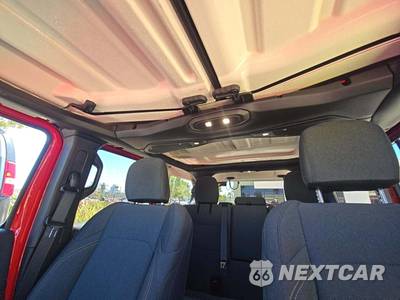 2025 Jeep Wrangler 4xe 4 Door Sahara - zdjęcie 11 z 23 - miniatura