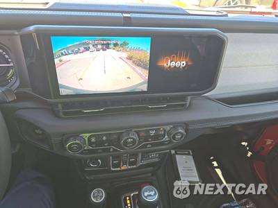 2025 Jeep Wrangler 4xe 4 Door Sahara - zdjęcie 10 z 23 - miniatura