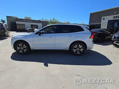 2025 Volvo XC60 B5 Core - zdjęcie 3 z 23 - miniatura