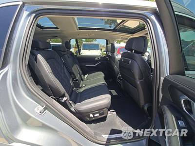 2024 BMW X7 Sports Activity Vehicle xDrive40i - zdjęcie 17 z 24 - miniatura