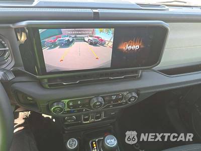 2025 Jeep Wrangler 4xe 4 Door Sahara - zdjęcie 7 z 20 - miniatura