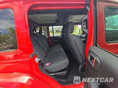 2025 Jeep Wrangler 4xe 4 Door Sahara - zdjęcie 13 z 20 - miniatura