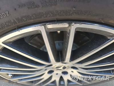 2023 Mercedes-Benz C 300 Sedan - zdjęcie 18 z 20 - miniatura