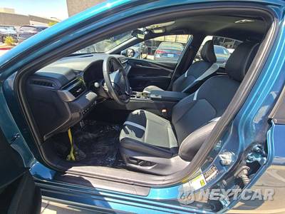 2025 Toyota Camry SE - zdjęcie 6 z 23 - miniatura