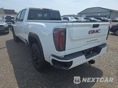 2026 GMC Sierra 3500HD AT4 Crew Cab Medium Bed - zdjęcie 2 z 23 - miniatura