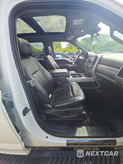 2020 Ford Super Duty F-250 Lariat Crew Cab Medium Bed - zdjęcie 18 z 28 - miniatura