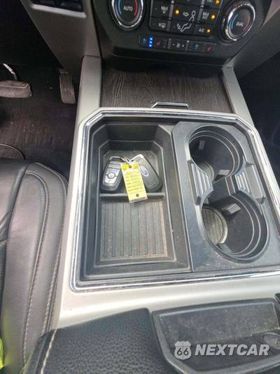 2020 Ford Super Duty F-250 Lariat Crew Cab Medium Bed - zdjęcie 8 z 28 - miniatura