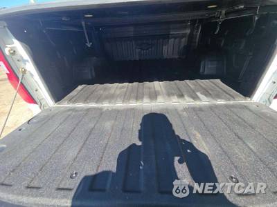 2022 Chevrolet Silverado 1500 LTD WT Crew Cab Short Bed 1WT - zdjęcie 14 z 26 - miniatura