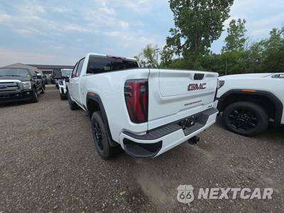 2026 GMC Sierra 2500HD AT4 Crew Cab Medium Bed - zdjęcie 2 z 23 - miniatura