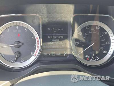 2019 Nissan TITAN PRO-4X Crew Cab Short Bed - zdjęcie 6 z 21 - miniatura