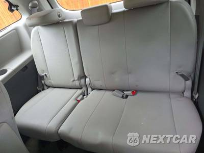 2015 Toyota Sienna XLE 8-Passenger 119.3" WB - zdjęcie 11 z 27 - miniatura