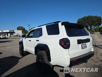 2026 Toyota 4Runner i-FORCE MAX TRD Pro - zdjęcie 2 z 22 - miniatura