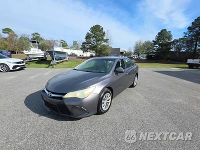 2016 Toyota Camry LE - zdjęcie 1 z 39 - miniatura