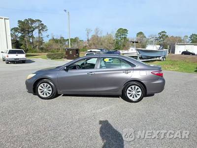 2016 Toyota Camry LE - zdjęcie 3 z 39 - miniatura