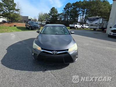 2016 Toyota Camry LE - zdjęcie 2 z 39 - miniatura