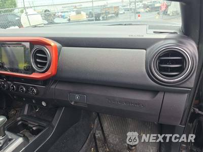 2017 Toyota Tacoma TRD Off-Road Crew Cab Medium Bed - zdjęcie 16 z 24 - miniatura