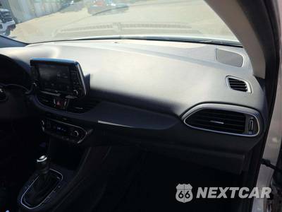 2018 Hyundai Elantra GT Hatchback - zdjęcie 19 z 24 - miniatura