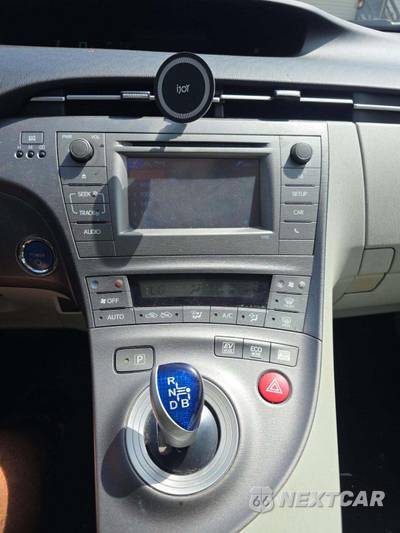 2012 Toyota Prius Two - zdjęcie 7 z 21 - miniatura
